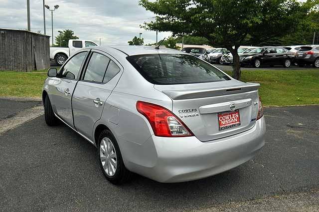 Nissan Versa 2013 photo 3