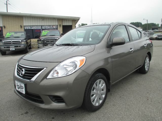 Nissan Versa 2013 photo 4