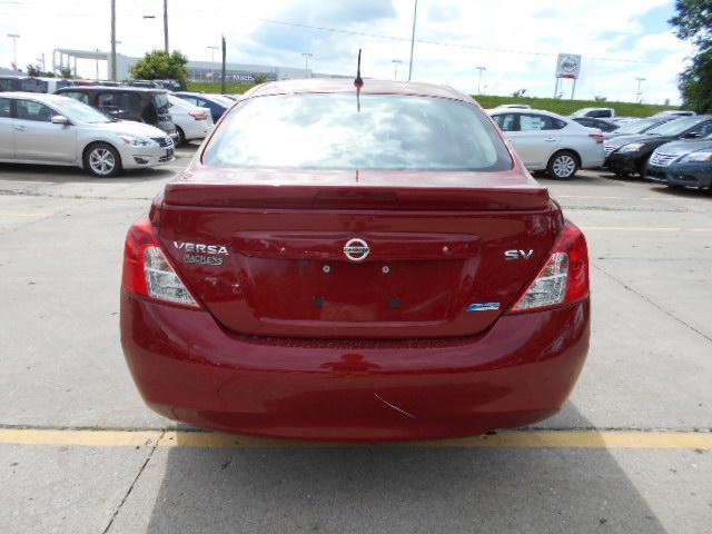 Nissan Versa 2014 photo 1