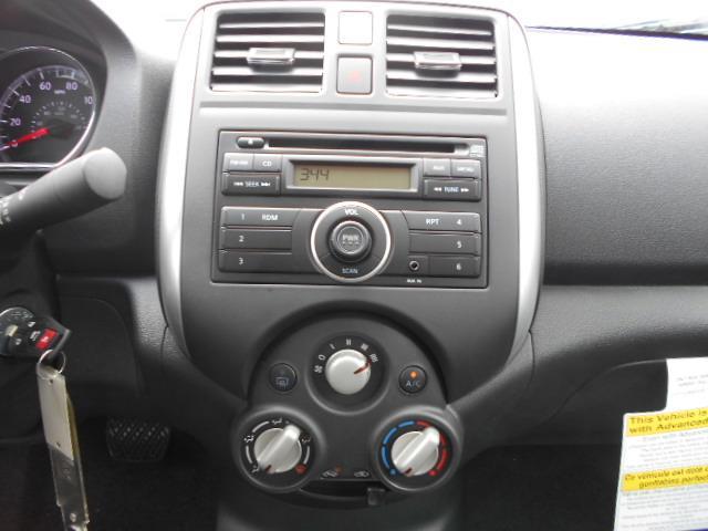 Nissan Versa 2014 photo 18