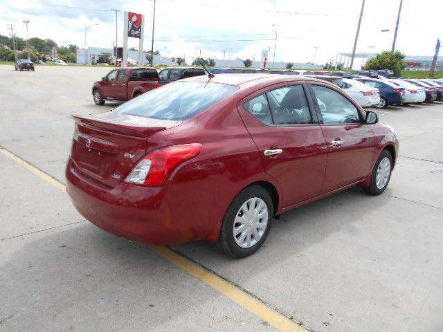 Nissan Versa 2014 photo 8