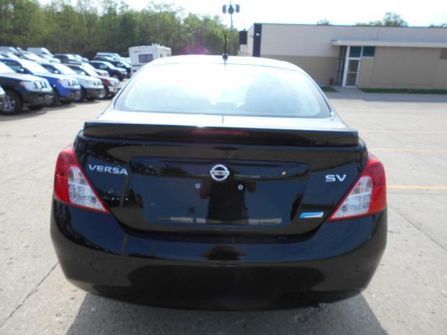 Nissan Versa 2014 photo 18