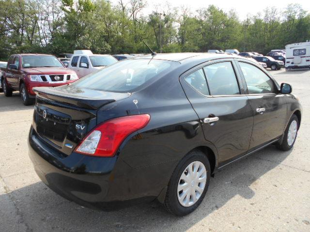 Nissan Versa 2014 photo 3