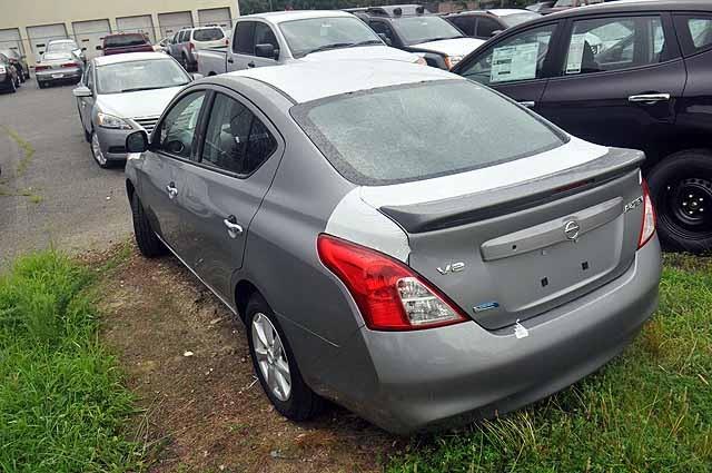 Nissan Versa 2014 photo 2