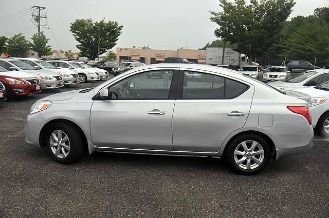 Nissan Versa 2014 photo 2