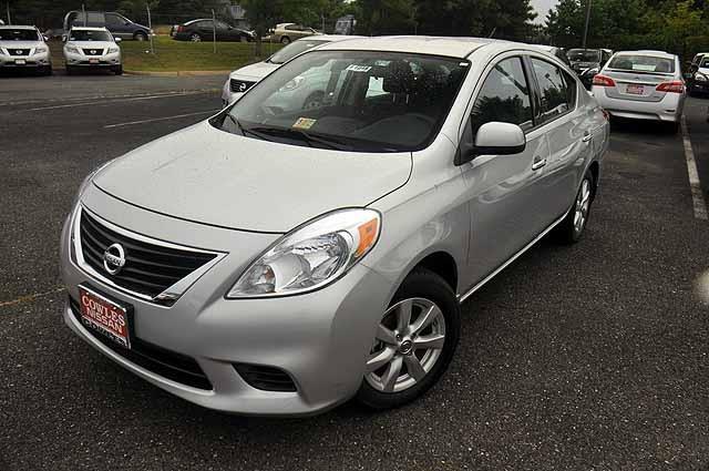 Nissan Versa 2014 photo 3