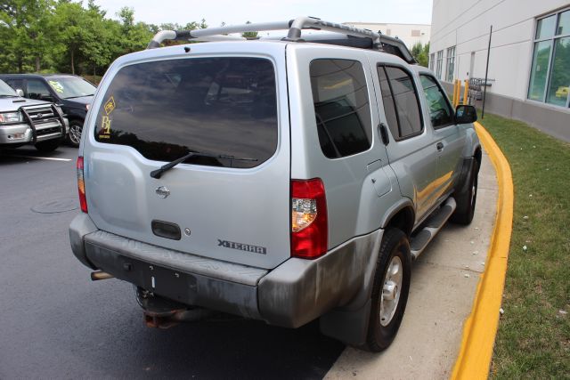 Nissan Xterra 2000 photo 2