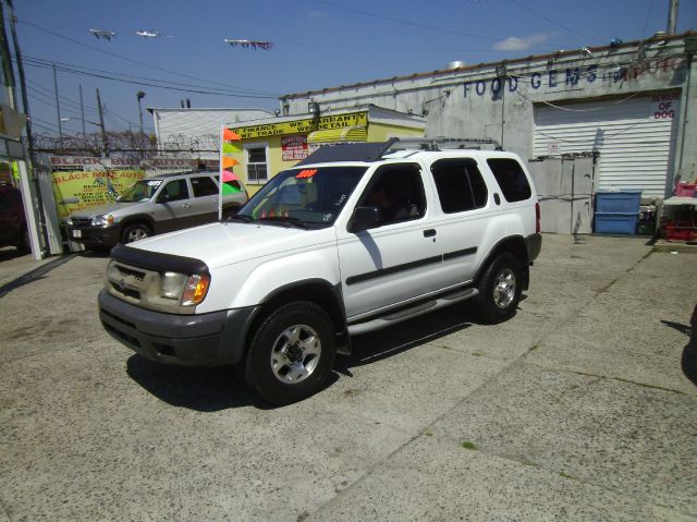 Nissan Xterra AWD W/leatherroof (7pass) SUV