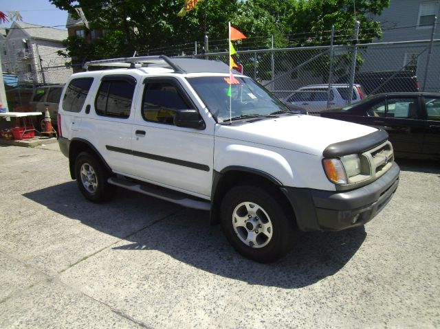 Nissan Xterra 2000 photo 2