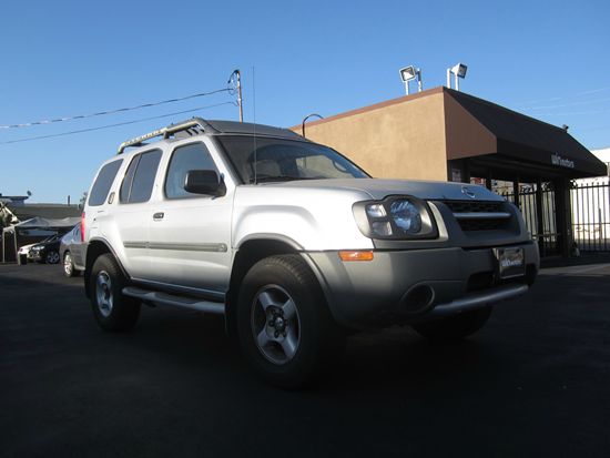 Nissan Xterra LX V-6 SUV