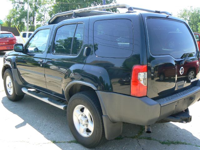 Nissan Xterra AWD W/leatherroof (7pass) SUV