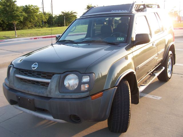 Nissan Xterra LX V-6 SUV