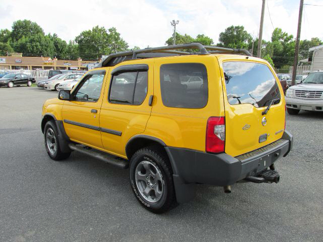 Nissan Xterra 2004 photo 2