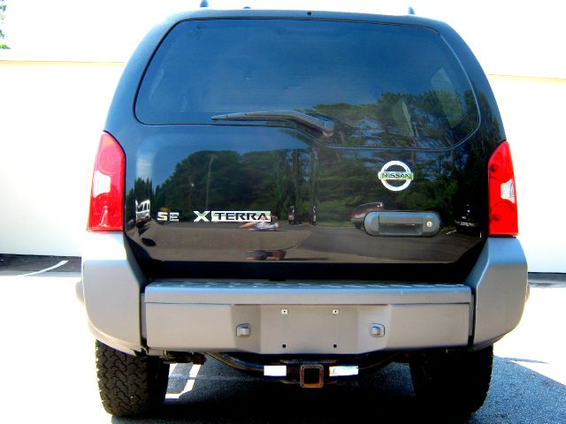 Nissan Xterra Touring-res SUV