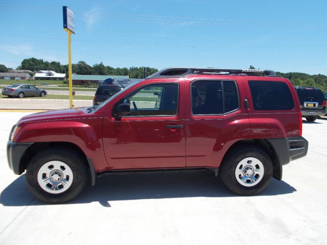 Nissan Xterra 325ci RWD SUV