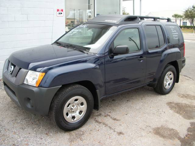 Nissan Xterra Touring-res Sport Utility