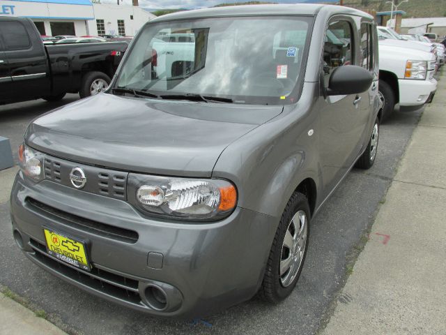 Nissan cube E43 SUV