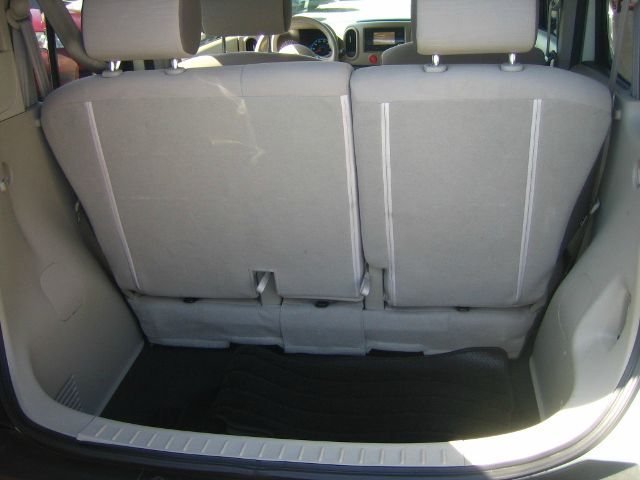 Nissan cube 2010 photo 2