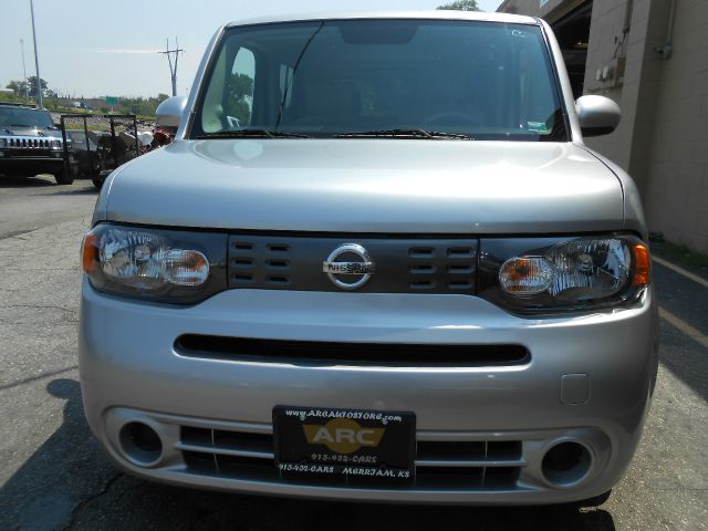 Nissan cube E43 SUV