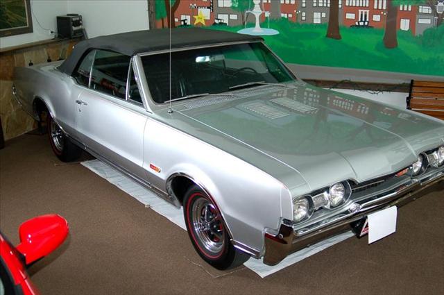 Oldsmobile 442 1967 photo 1