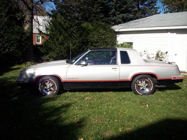 Oldsmobile 442 1984 photo 1