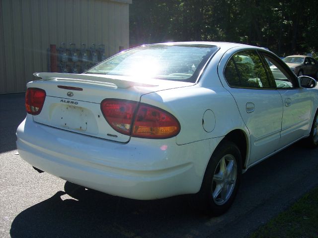 Oldsmobile Alero 1999 photo 2