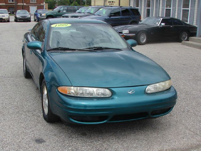 Oldsmobile Alero 1999 photo 1