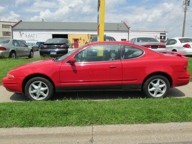 Oldsmobile Alero 1999 photo 2