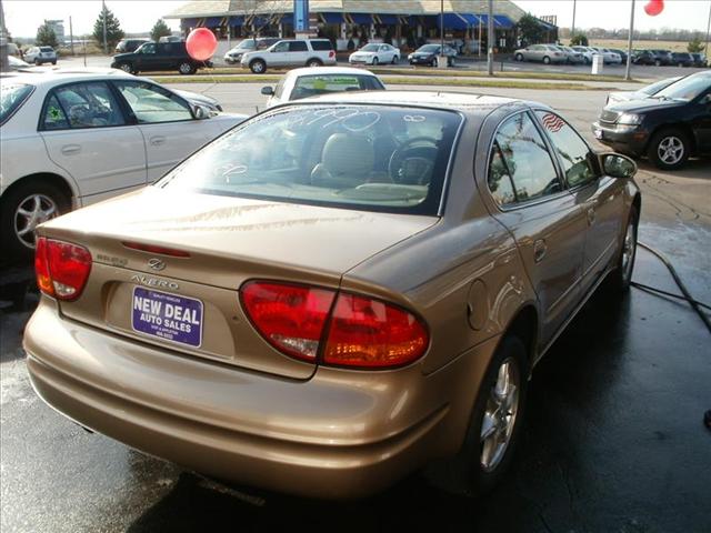 Oldsmobile Alero 1999 photo 2