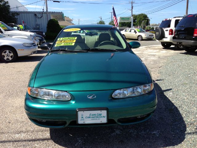 Oldsmobile Alero 1999 photo 2