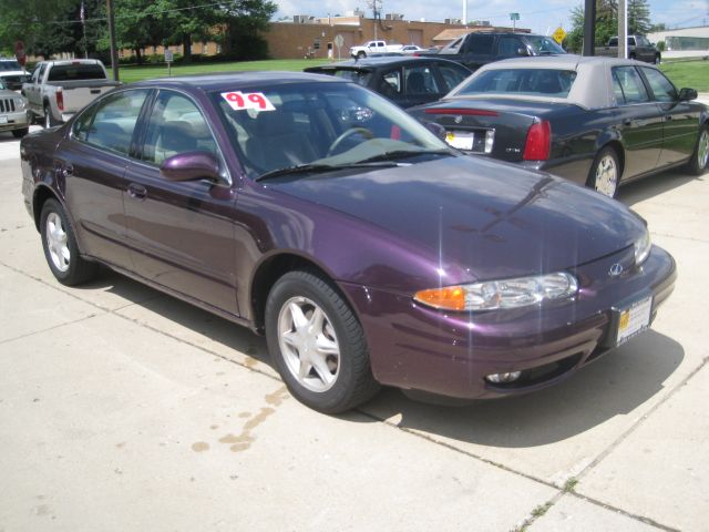 Oldsmobile Alero 1999 photo 12