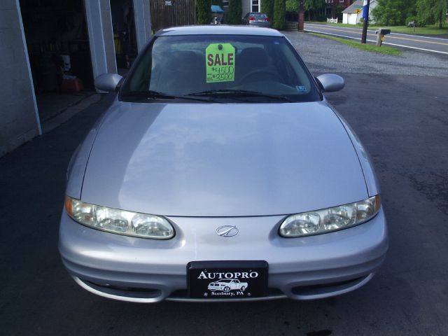 Oldsmobile Alero Standard 4X4 Hardtop Sedan