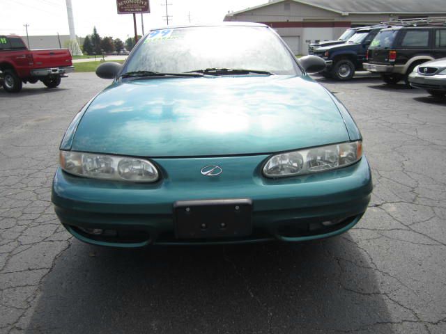 Oldsmobile Alero 1999 photo 1