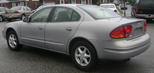 Oldsmobile Alero 1999 photo 1