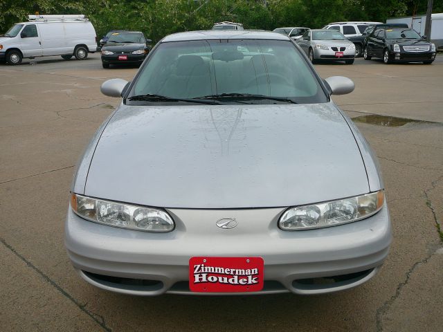 Oldsmobile Alero 1999 photo 11