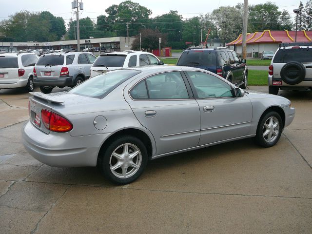 Oldsmobile Alero 1999 photo 2