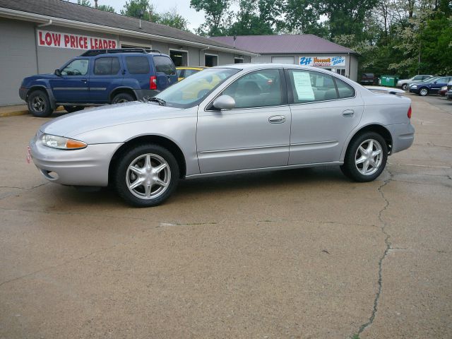 Oldsmobile Alero 1999 photo 9