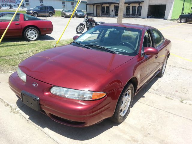 Oldsmobile Alero 2000 photo 1