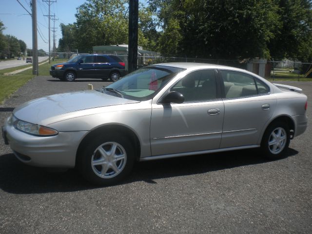 Oldsmobile Alero 2000 photo 2