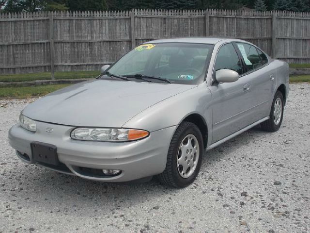 Oldsmobile Alero 2000 photo 1