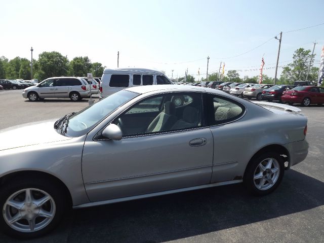 Oldsmobile Alero 2000 photo 7