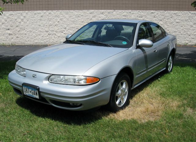 Oldsmobile Alero 2000 photo 2