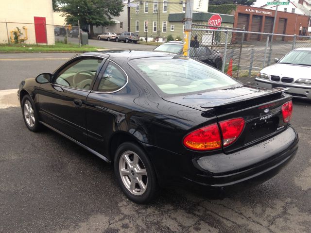 Oldsmobile Alero 2001 photo 2