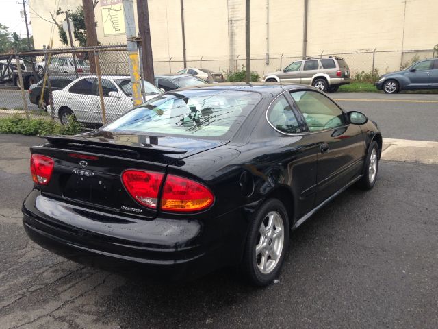 Oldsmobile Alero 2001 photo 3