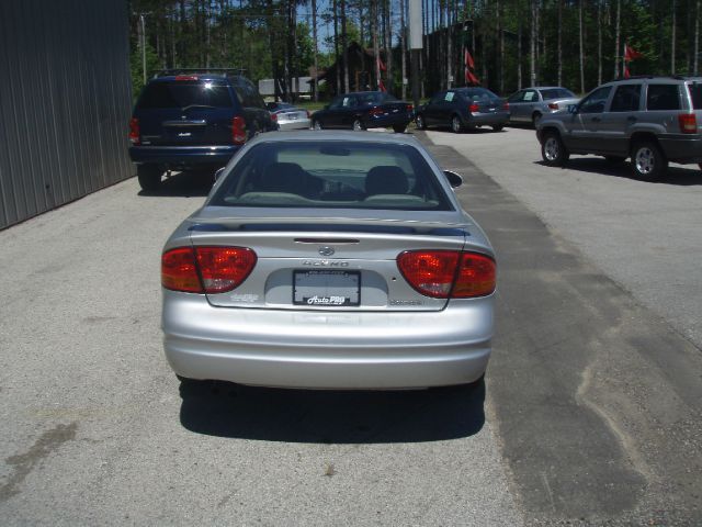 Oldsmobile Alero 2001 photo 2