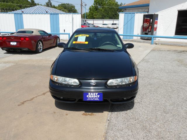 Oldsmobile Alero 2001 photo 2