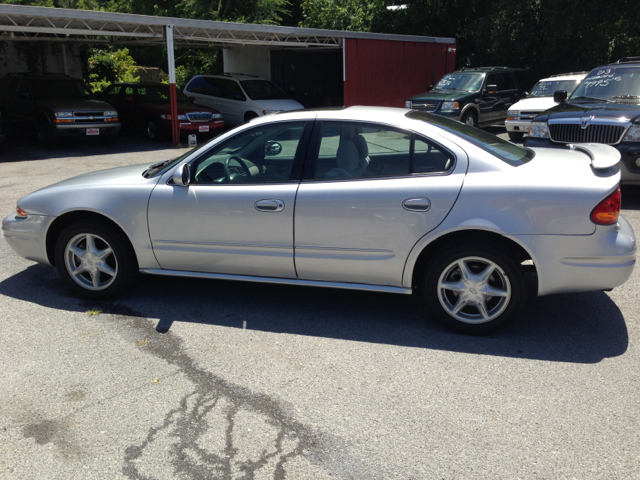 Oldsmobile Alero 2001 photo 2