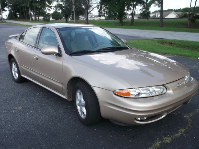 Oldsmobile Alero 2001 photo 2