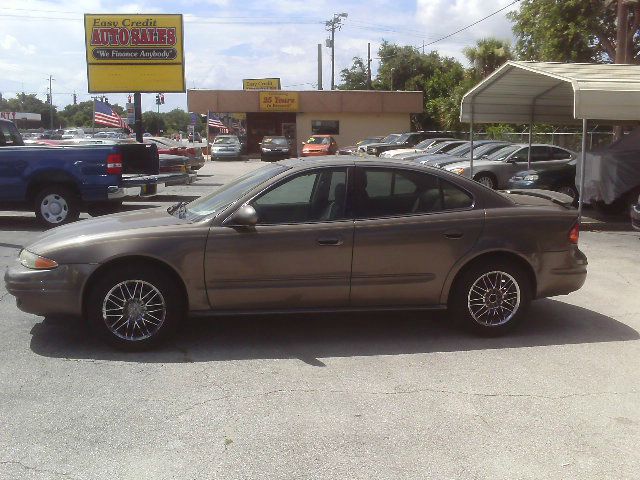 Oldsmobile Alero 2001 photo 2