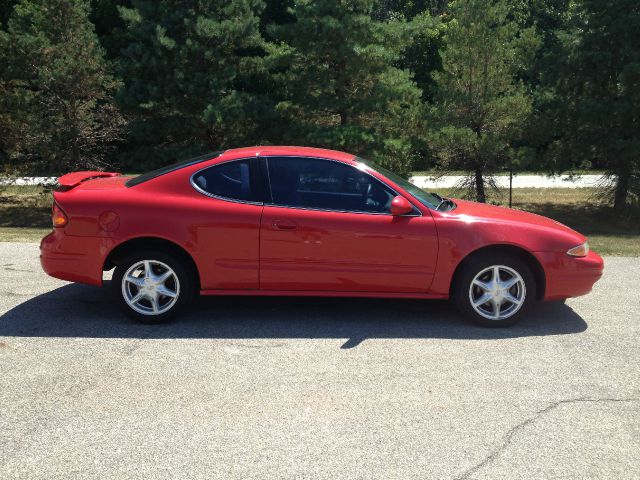 Oldsmobile Alero 2001 photo 2